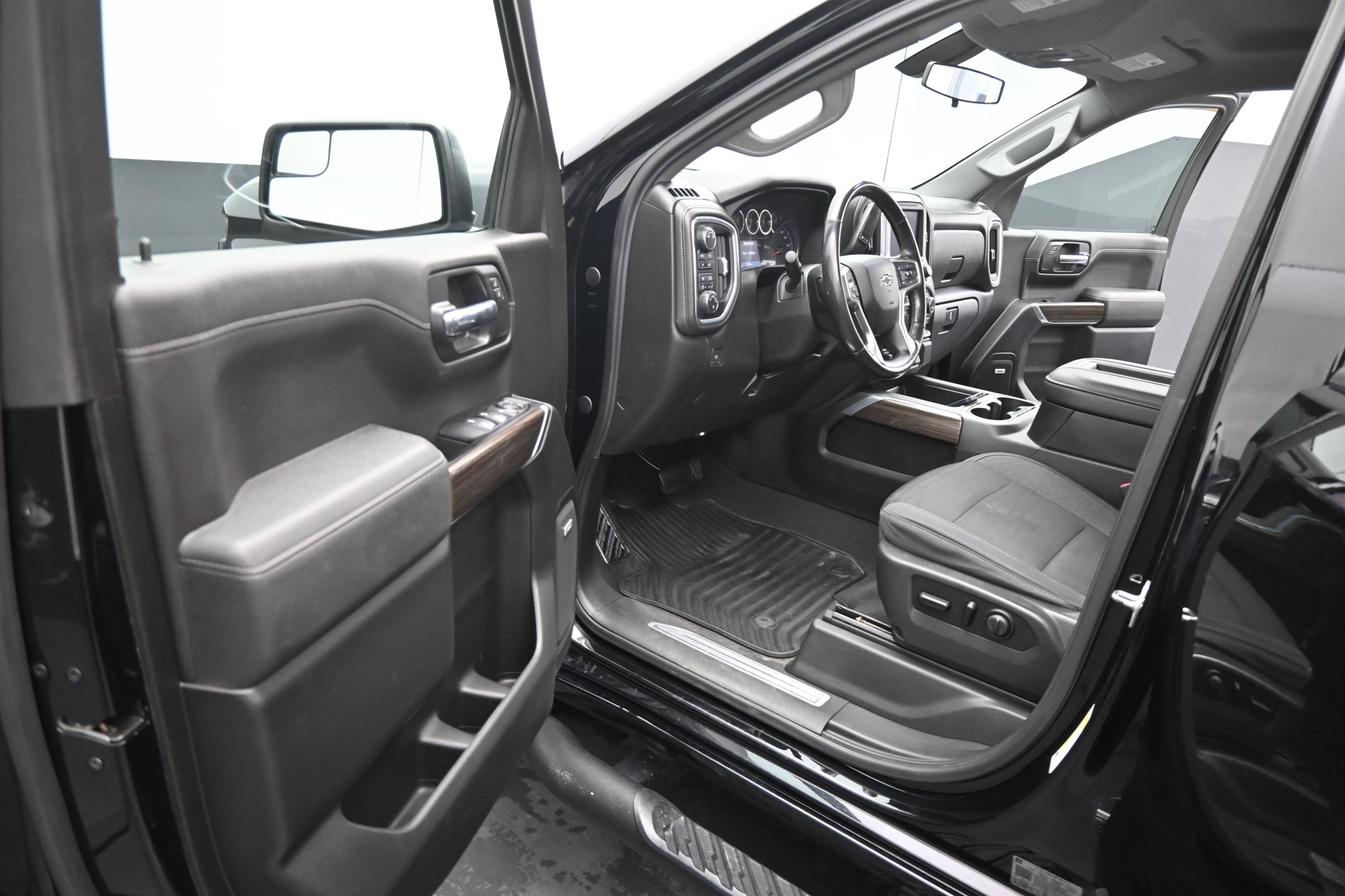 Used 2019 Chevrolet Silverado 1500 RST w/ All-Star Edition AWD/4WD image 18
