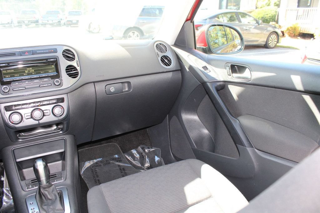 Used 2014 Volkswagen Tiguan S FWD image 15