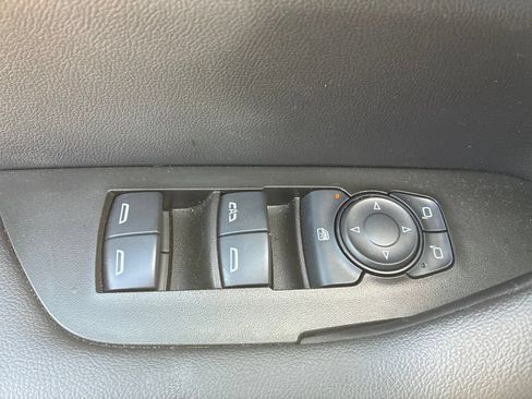 Used 2023 Chevrolet Blazer LT FWD image 9