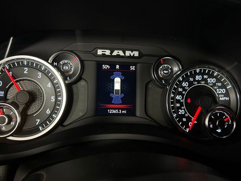 Used 2024 RAM 2500 Big Horn w/ Sport Appearance Package image 19