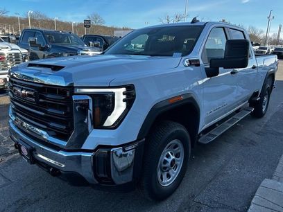 New 2024 GMC Sierra 2500 Pro