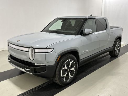 Used 2024 Rivian R1T Adventure image 1