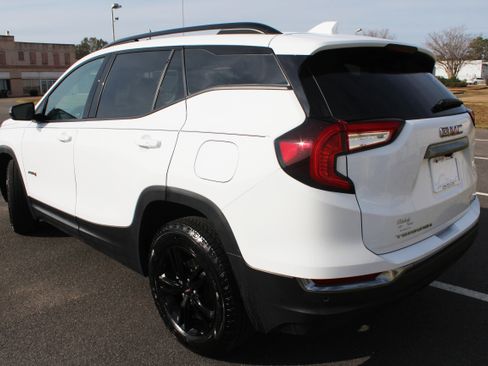 Used 2024 GMC Terrain AT4 image 16