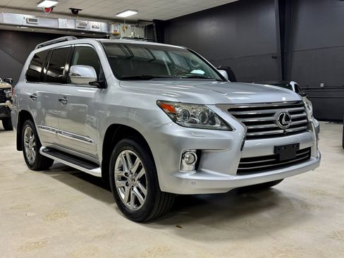 Used 2013 Lexus LX 570 4WD image 13