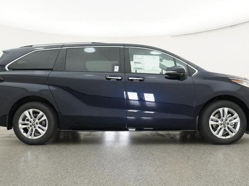 New 2026 Toyota Sienna Limited FWD image 4