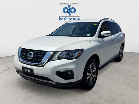 Used 2019 Nissan Pathfinder SV w/ SV All Weather Package AWD/4WD image 2