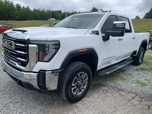 Used 2025 GMC Sierra 2500 SLT w/ SLT Premium Package AWD/4WD image 5