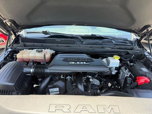 Used 2022 RAM 1500 Laramie AWD/4WD image 47