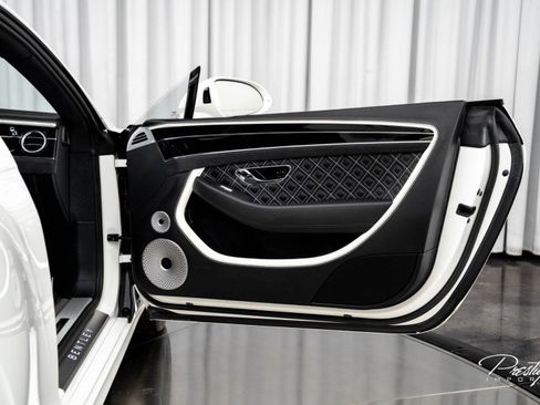 Used 2024 Bentley Continental GT Speed image 32