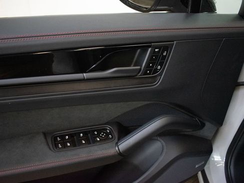 New 2026 Porsche Cayenne GTS image 19