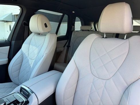 New 2026 BMW X5 xDrive40i AWD/4WD image 17