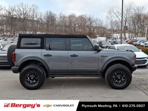 Used 2022 Ford Bronco Black Diamond image 9