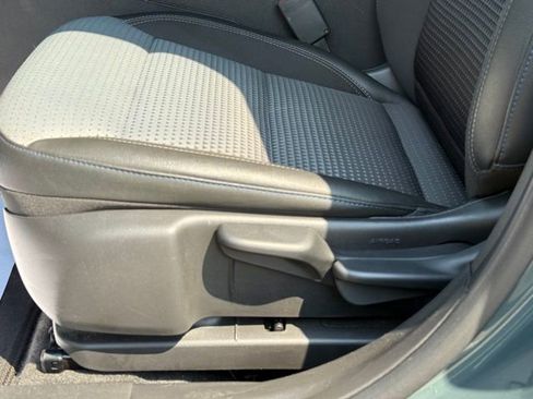 Used 2025 Chevrolet Trax LT image 14