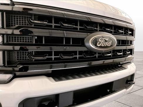 Used 2024 Ford F250 Lariat w/ Lariat Ultimate Package AWD/4WD image 29