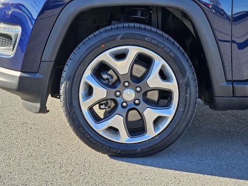 Used 2018 Jeep Compass Limited w/ Navigation Group image 9