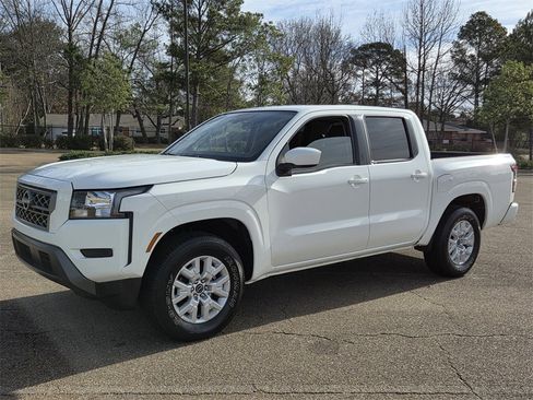 Used 2023 Nissan Frontier SV image 7