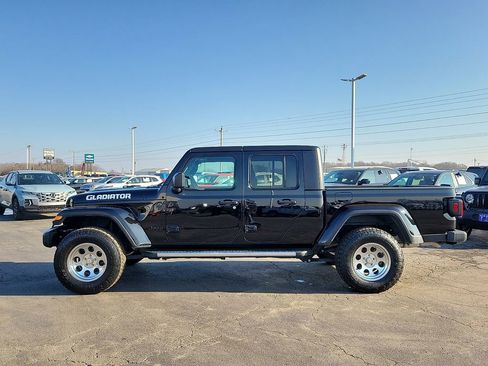 Used 2024 Jeep Gladiator Sport image 3