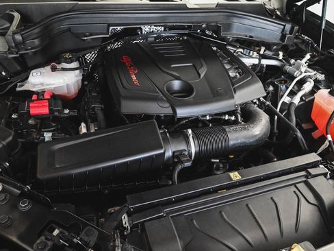 Used 2024 Alfa Romeo Stelvio Ti image 39