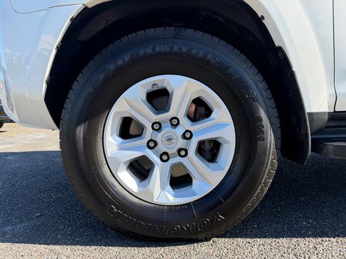 Used 2020 Toyota 4Runner SR5 Premium w/ Moonroof Package image 27