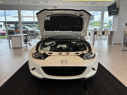 Used 2023 MAZDA MX-5 Miata Grand Touring RWD image 5
