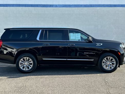 Certified 2023 GMC Yukon XL Denali AWD/4WD image 3
