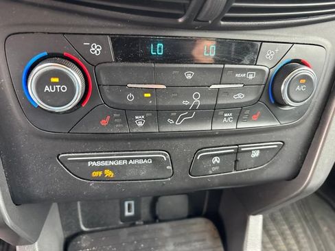 Used 2017 Ford Escape SE w/ Equipment Group 201A AWD/4WD image 13