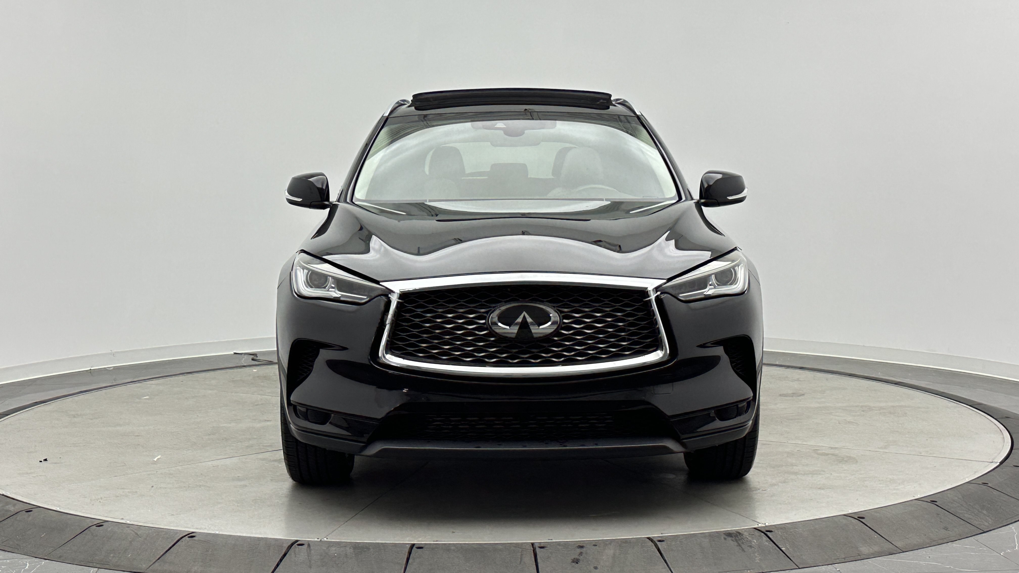 Used 2023 INFINITI QX50 Luxe FWD image 2