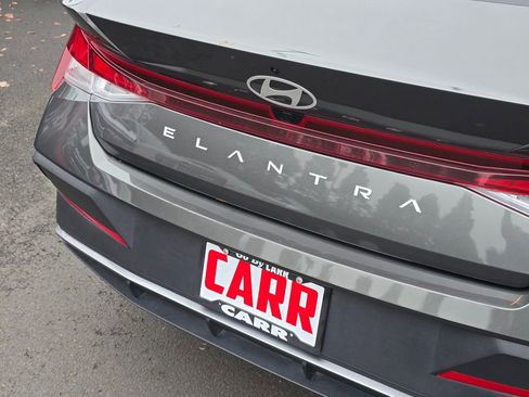 Used 2024 Hyundai Elantra SEL image 16