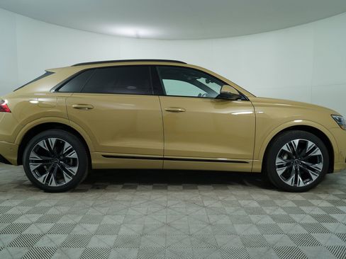 Certified 2025 Audi Q8 Premium Plus w/ Premium Plus Package AWD/4WD image 12