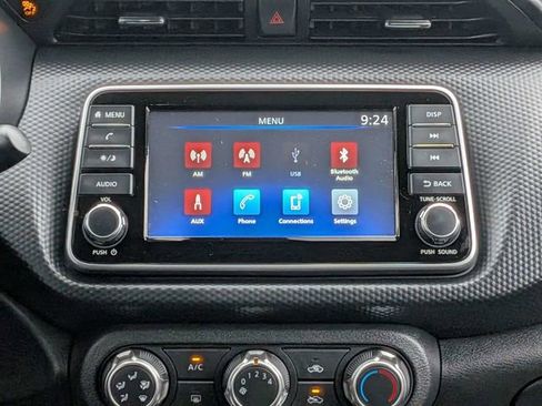 Certified 2025 Nissan Kicks Play S image 17