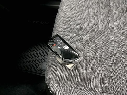 New 2026 Volkswagen Tiguan S image 32