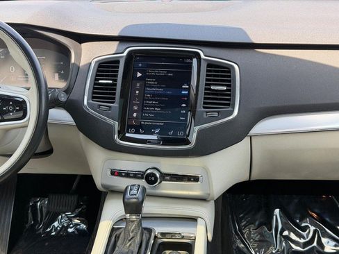 Used 2018 Volvo XC90 T5 Momentum FWD image 14