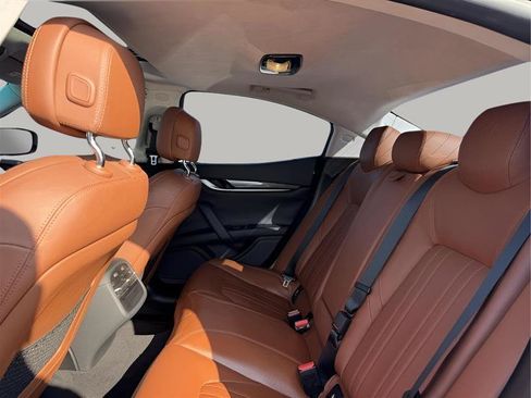 Used 2015 Maserati Ghibli RWD image 19