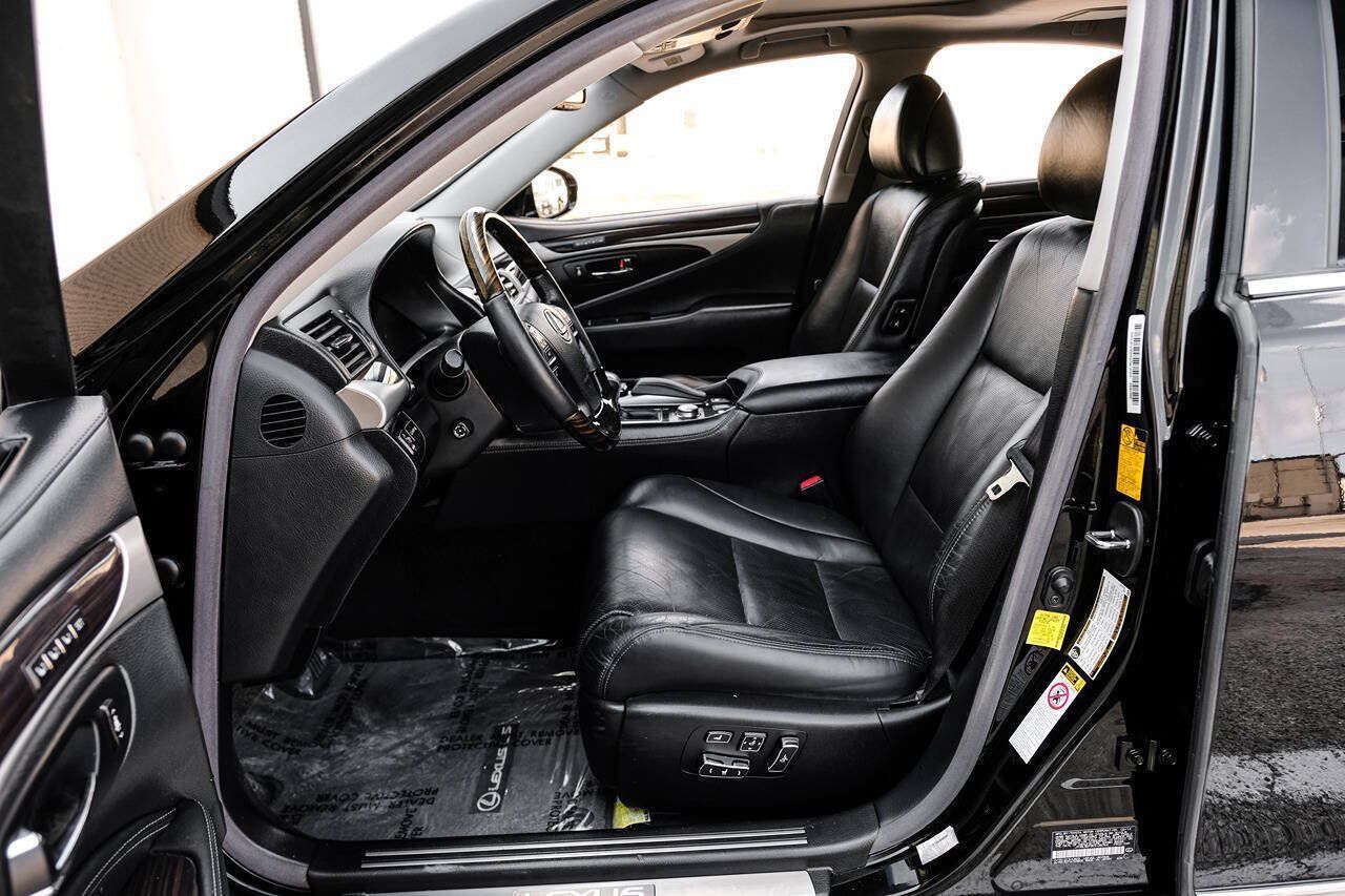 Used 2014 Lexus LS 460 w/ Comfort Package RWD image 4