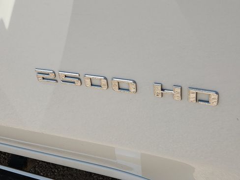 Used 2024 Chevrolet Silverado 2500 LT w/ Convenience Package AWD/4WD image 8