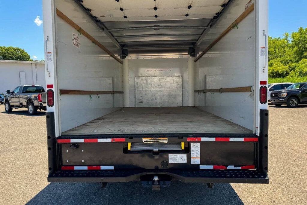 Used 2024 Ford E-350 and Econoline 350 Super Duty w/ Driver's Safety Package RWD image 7