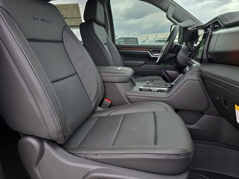 New 2026 GMC Sierra 2500 Denali w/ Denali Reserve Package image 10