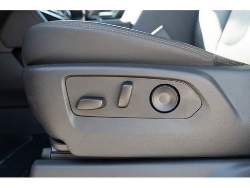 Used 2025 GMC Sierra 1500 AT4 w/ AT4 Premium Package AWD/4WD image 15