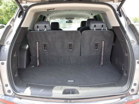 Used 2019 Buick Enclave Essence FWD image 36