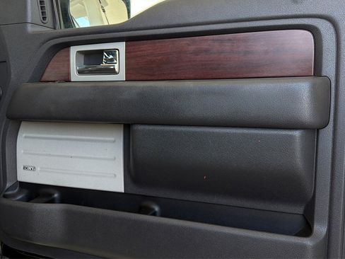 Used 2014 Ford F150 King Ranch w/ King Ranch Luxury Package image 40