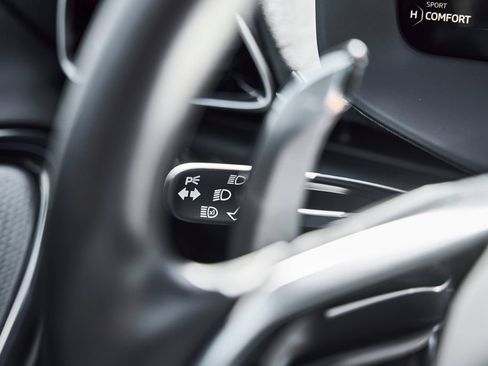 Used 2024 McLaren Artura RWD image 46
