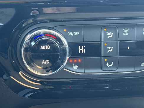 New 2026 Chevrolet Trax ACTIV w/ Sunroof Package FWD image 28