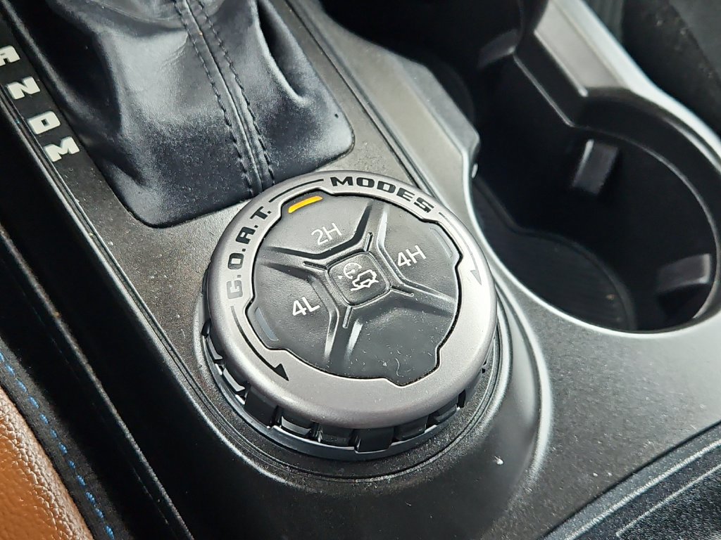 Used 2022 Ford Bronco Outer Banks AWD/4WD image 17