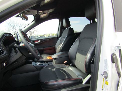 Used 2023 Ford Escape ST-Line Select w/ Tech Pack #2 AWD/4WD image 11