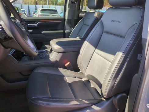 Used 2025 GMC Sierra 1500 Denali w/ Denali Reserve Package AWD/4WD image 13