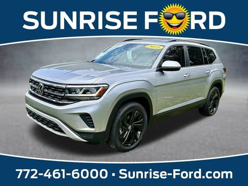 Used 2023 Volkswagen Atlas SE w/ Black Wheel Package FWD image 1