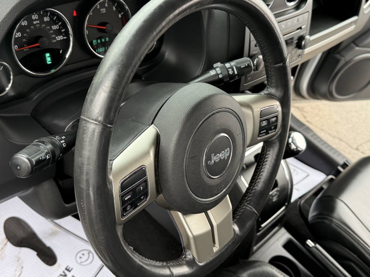 Used 2011 Jeep Patriot Latitude FWD image 10