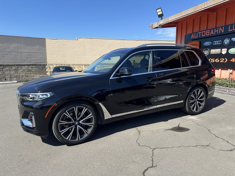 Used 2020 BMW X7 xDrive40i w/ Premium Package AWD/4WD image 8