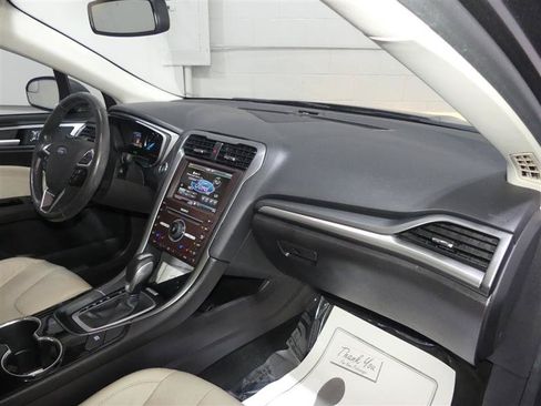 Used 2016 Ford Fusion Titanium FWD image 24