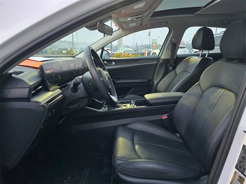 Used 2025 Kia K5 EX image 8